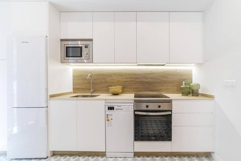 Bs Brand New Triplex Private Terrace Downtown Parking Appartement *