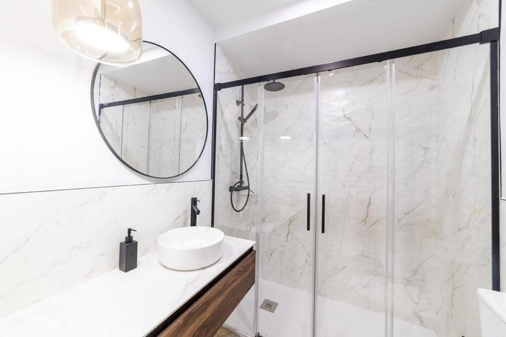 Bs Brand New Triplex Private Terrace Downtown Parking Appartement