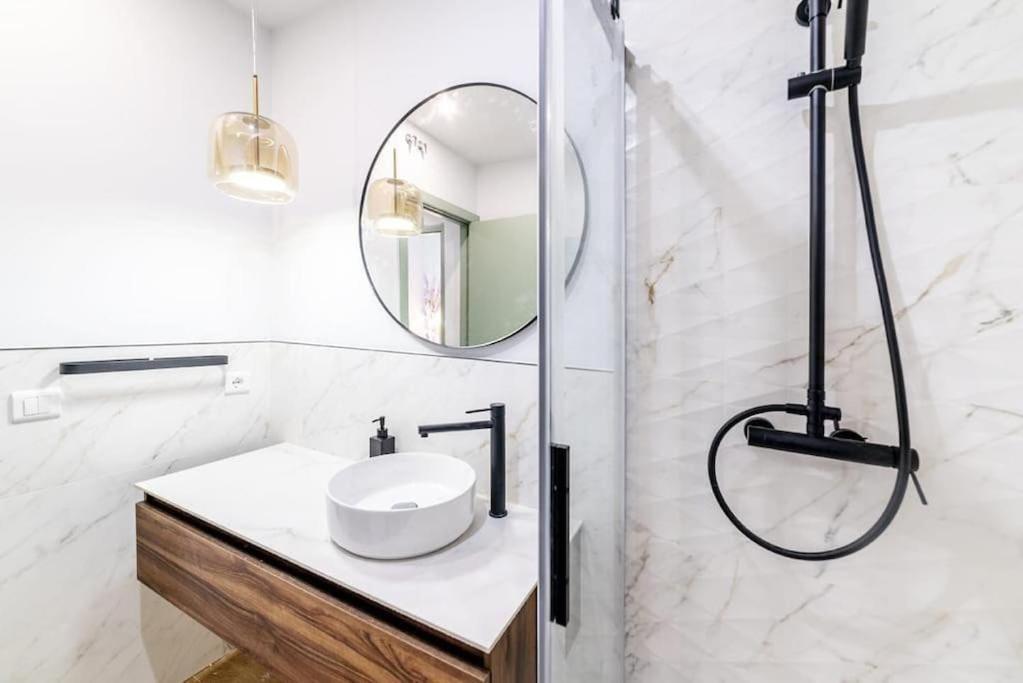 Bs Brand New Triplex Private Terrace Downtown Parking * Sevilla