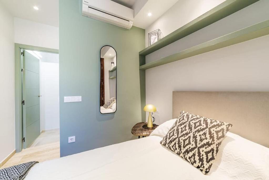 Bs Brand New Triplex Private Terrace Downtown Parking *